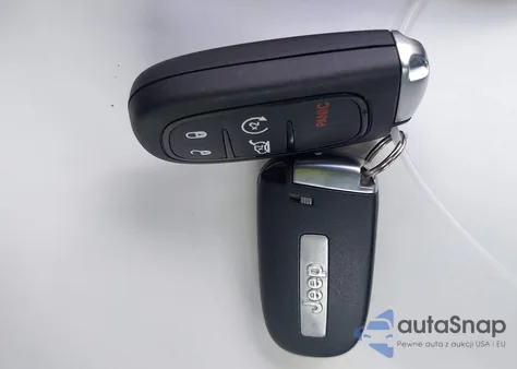 2022 Jeep Cherokee Trailhawk 4X4 z USA, uszkodzony, nr VIN 1C4PJMBX0ND550229